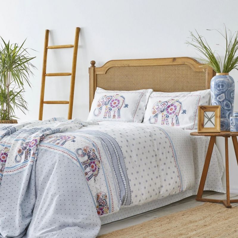 Набор постельное белье с покрывалом пике Karaca Home - Felicia евро
